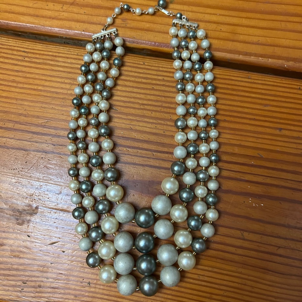 Vintage 4 Strand Faux Pearl Bib Necklace Grey Cream Silver Tone Graduated 18.5in